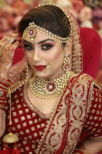 Bridal makeup with kundan jewellery done at Sri Professional salon